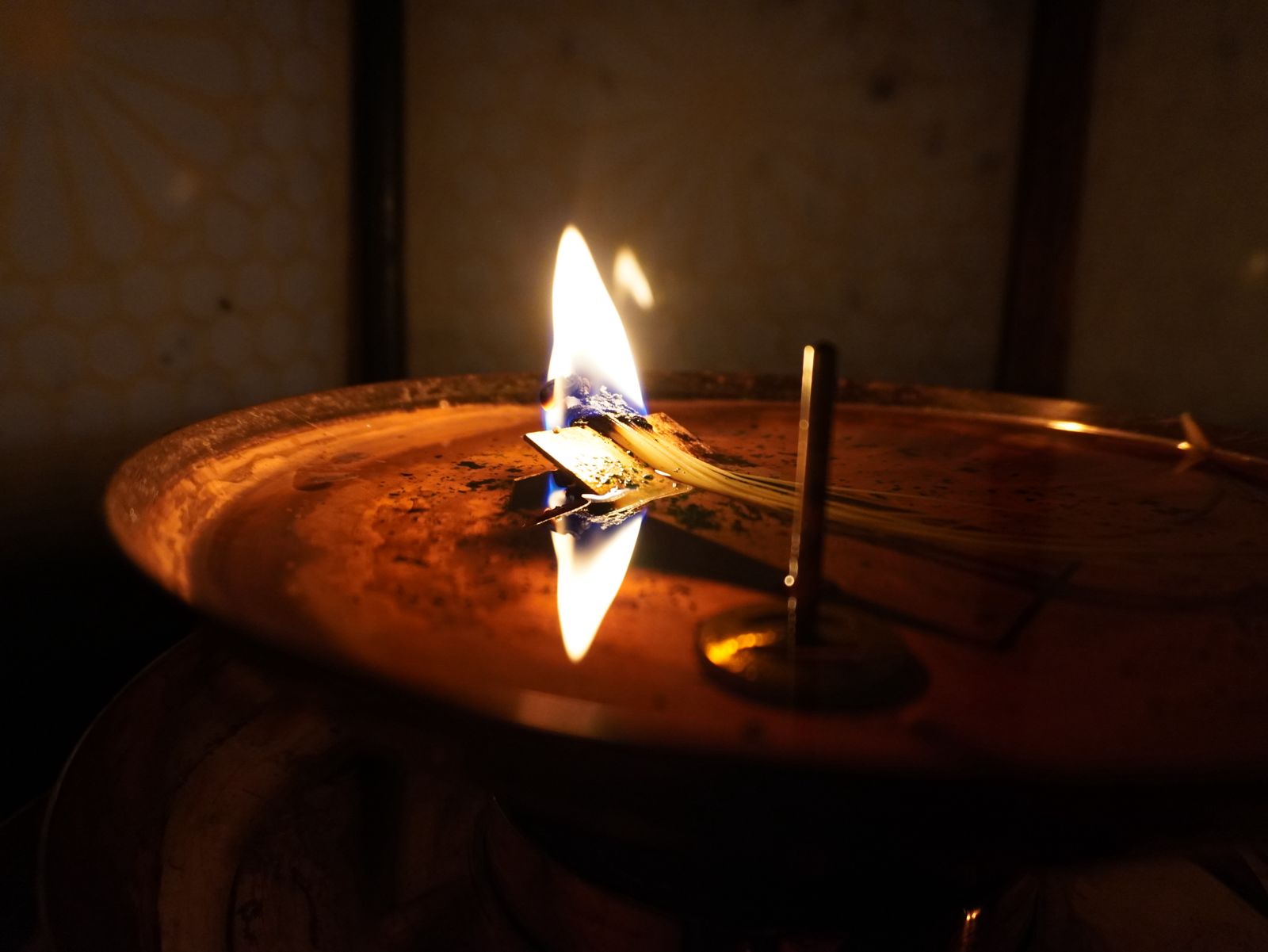 不滅の法燈 - 法燈のある灯